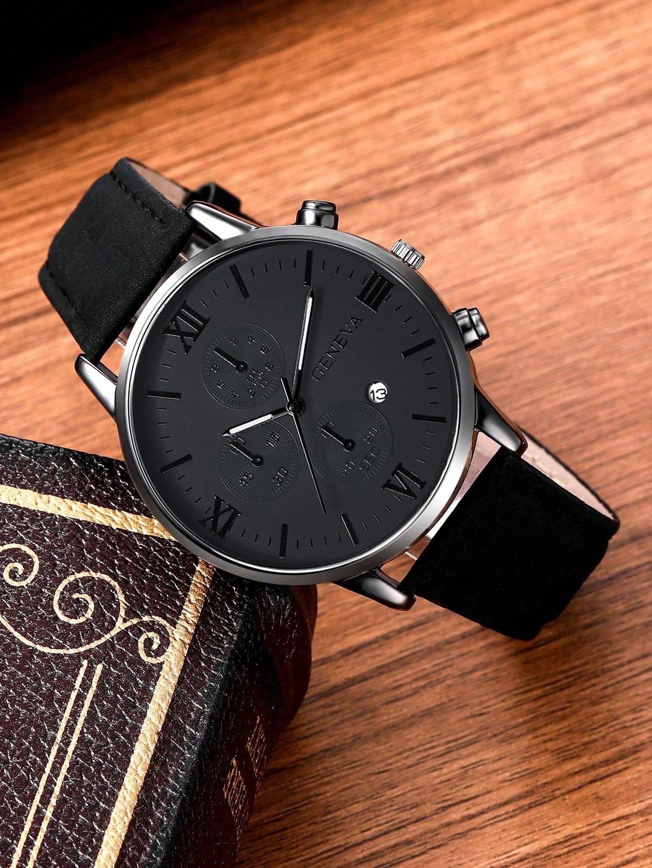 Fashionable Round Dial Quartz Watch