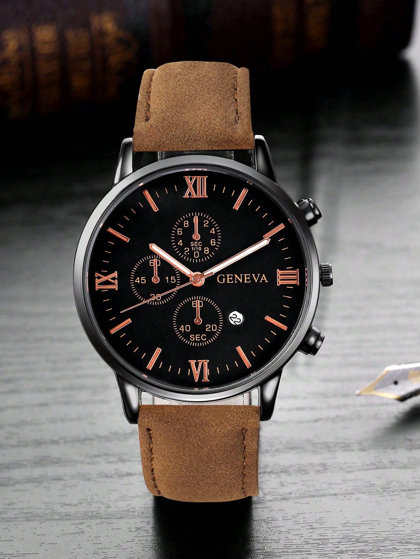 Fashionable Round Dial Quartz Watch