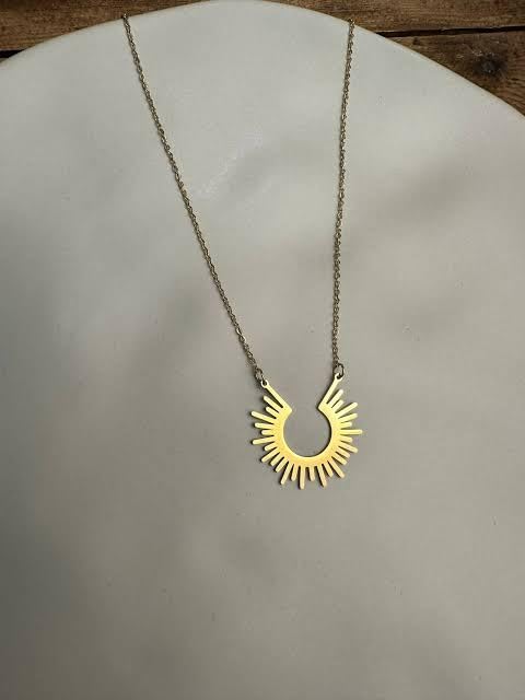 DL Gold Plated Geometric Sun-Shape Pendant Necklace