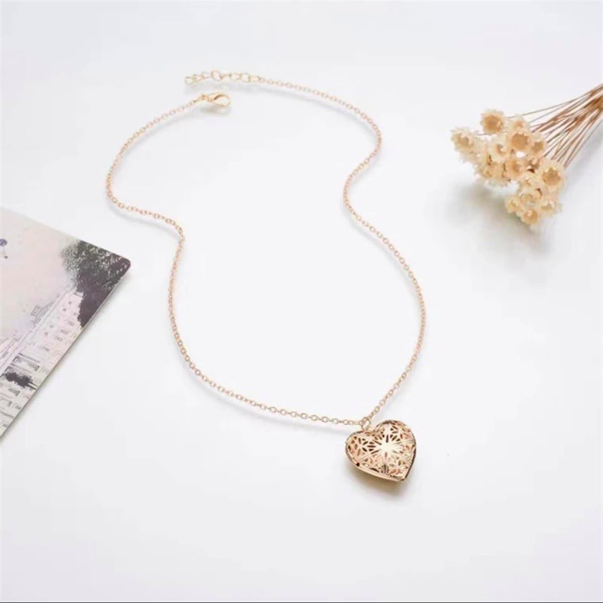 DL Sweet Peach Heart Love Chain Necklace for Woman