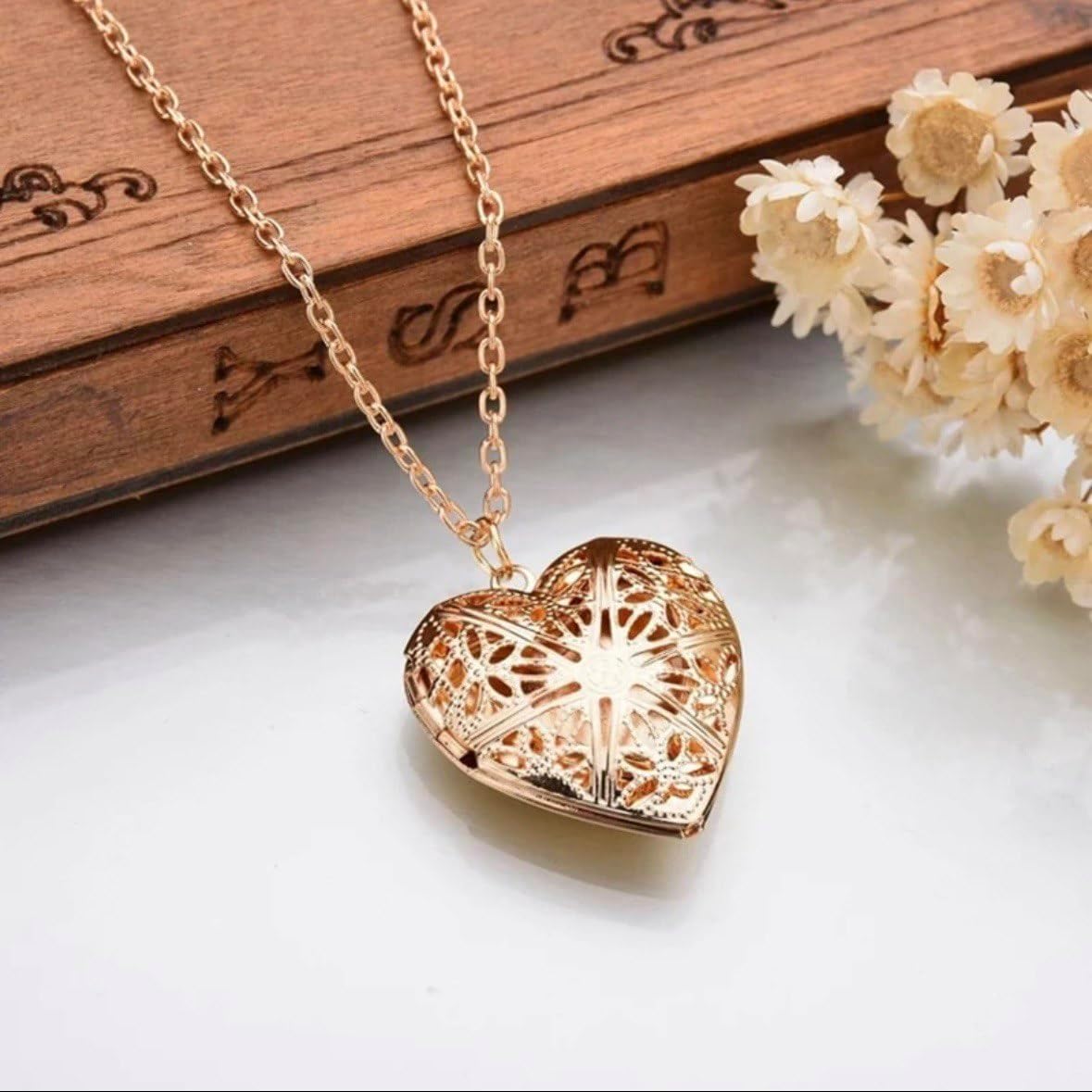 DL Sweet Peach Heart Love Chain Necklace for Woman