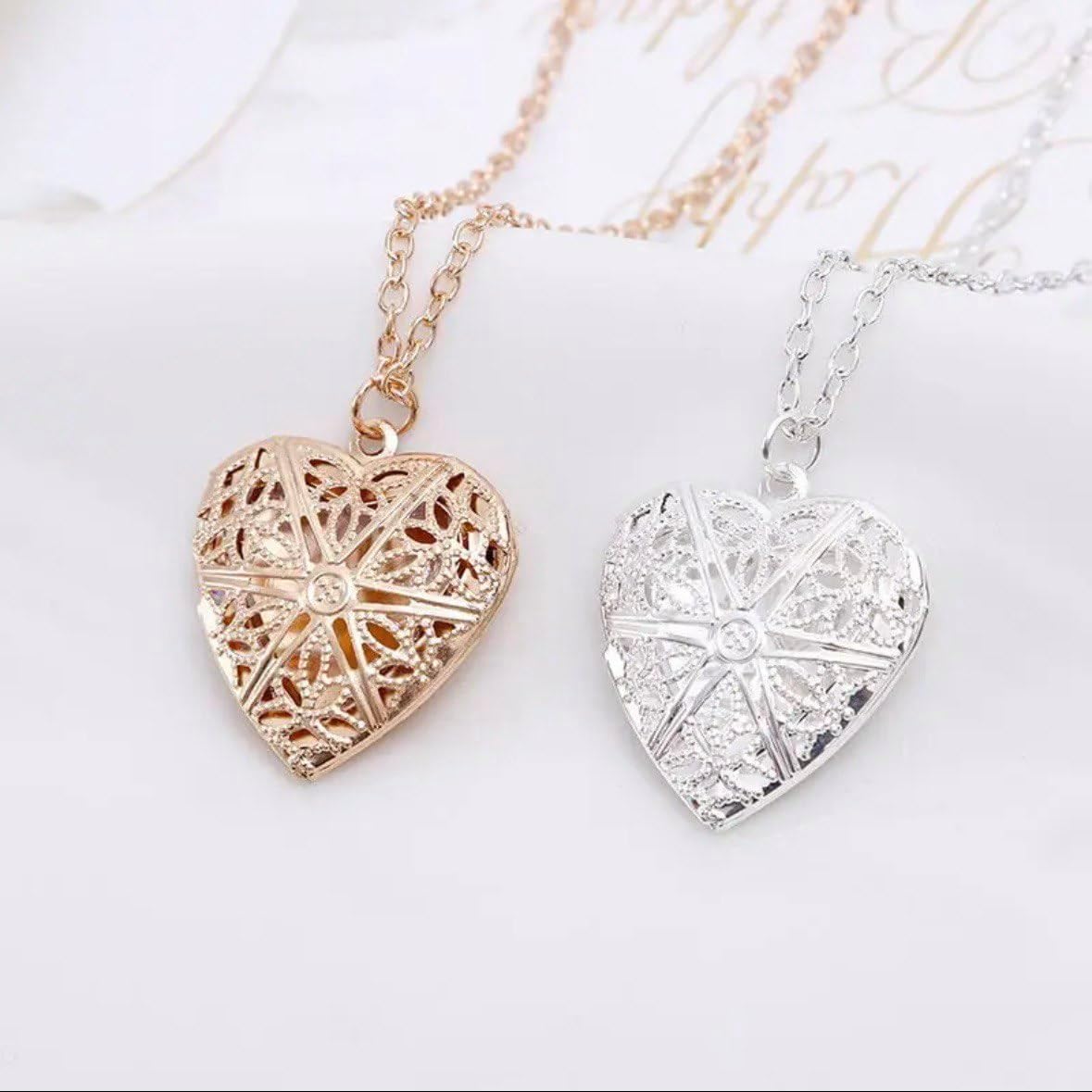 DL Sweet Peach Heart Love Chain Necklace for Woman