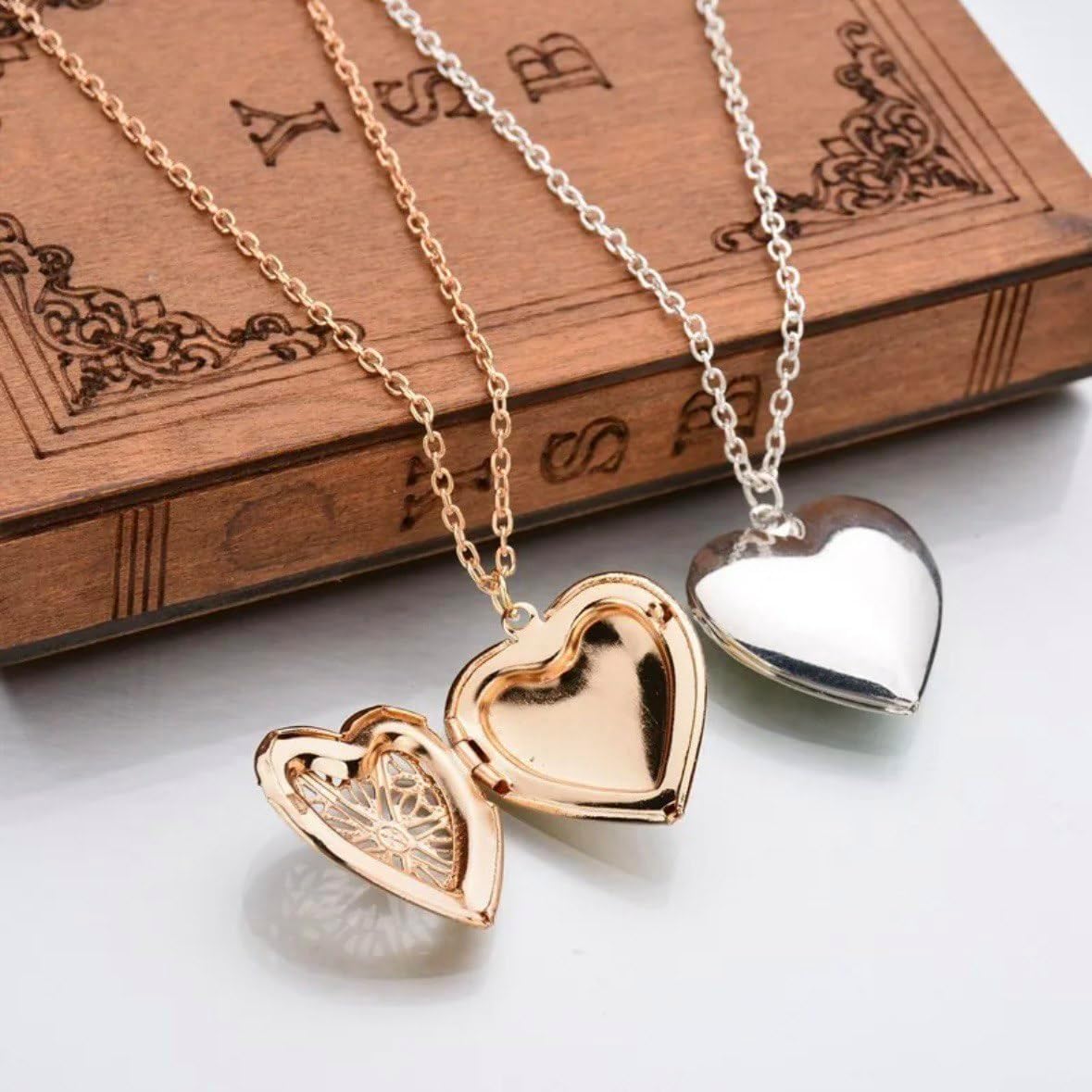 DL Sweet Peach Heart Love Chain Necklace for Woman