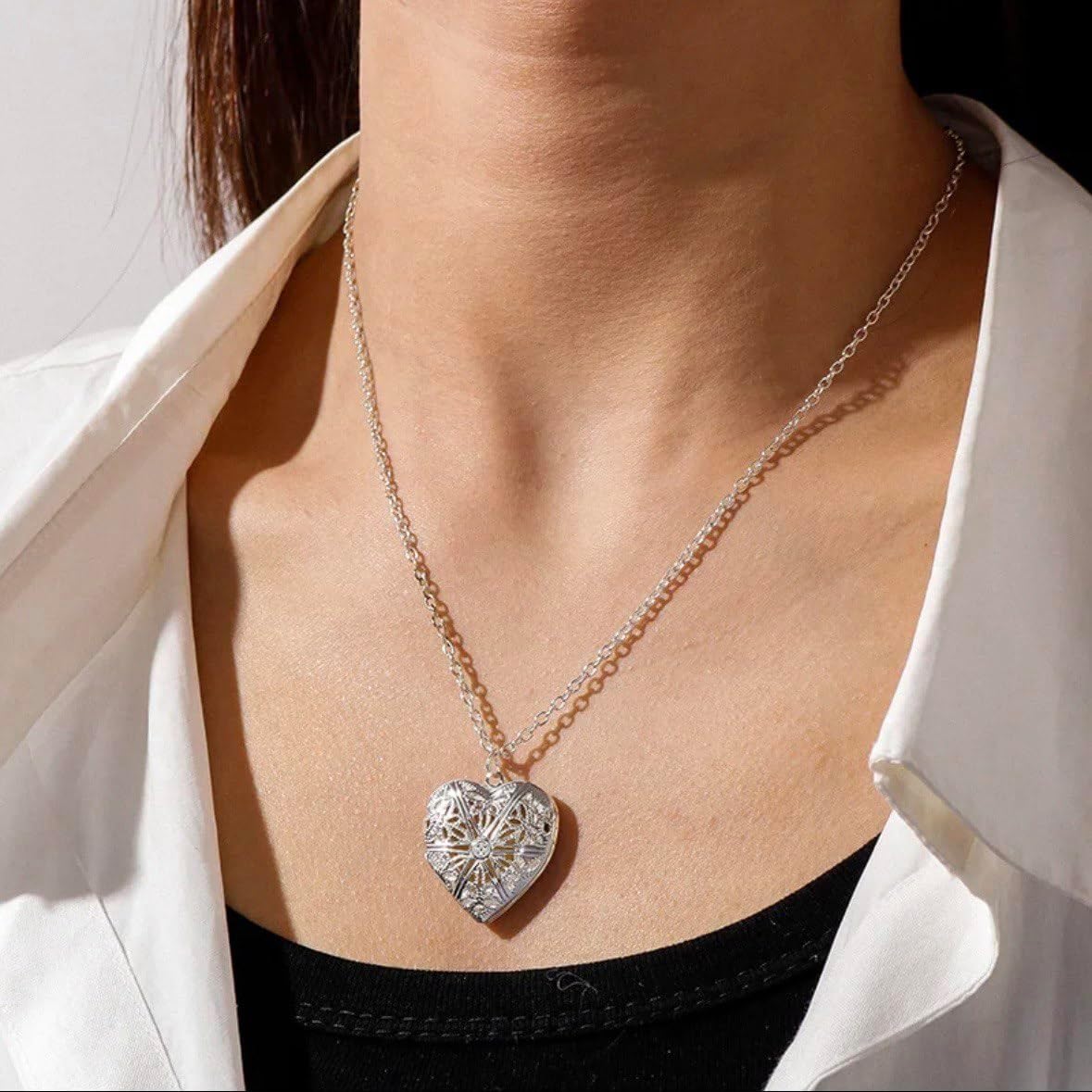 DL Sweet Peach Heart Love Chain Necklace for Woman