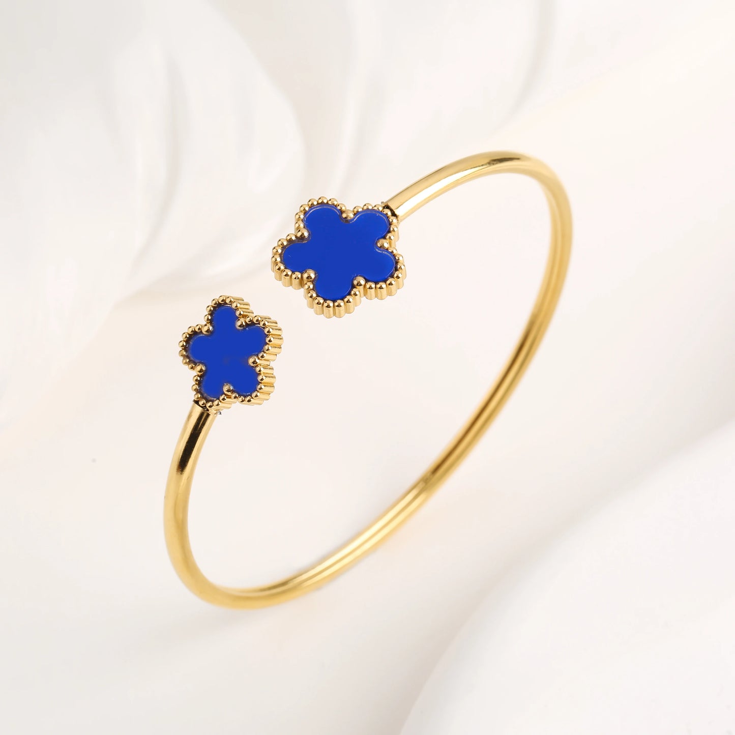 DL Botanical Five Leaf Flower Gold Plated Bracelets