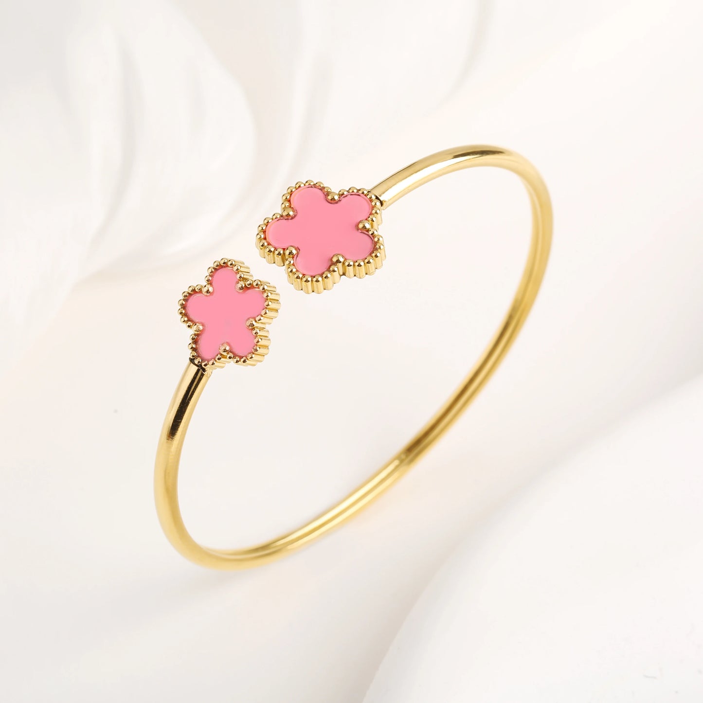 DL Botanical Five Leaf Flower Gold Plated Bracelets