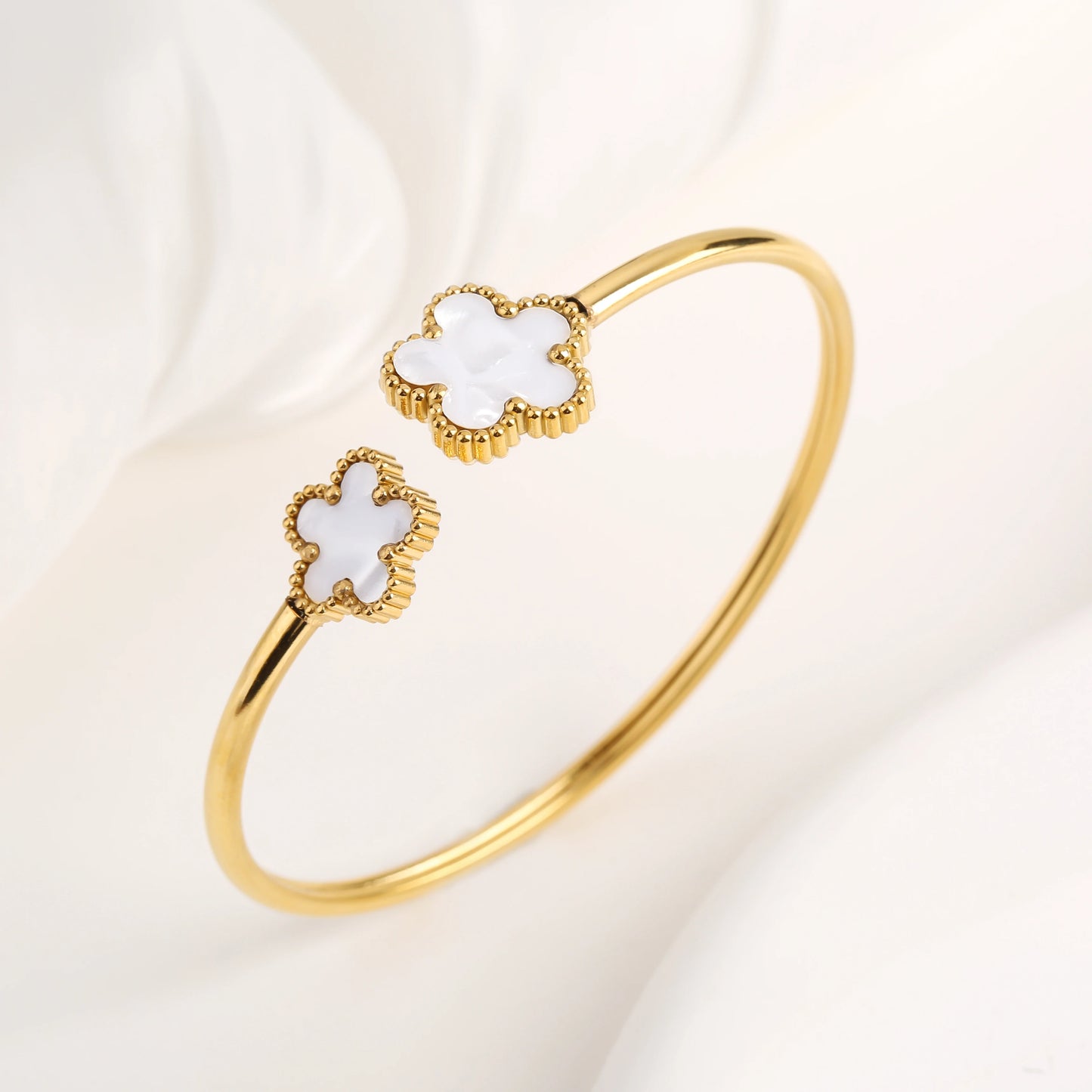 DL Botanical Five Leaf Flower Gold Plated Bracelets