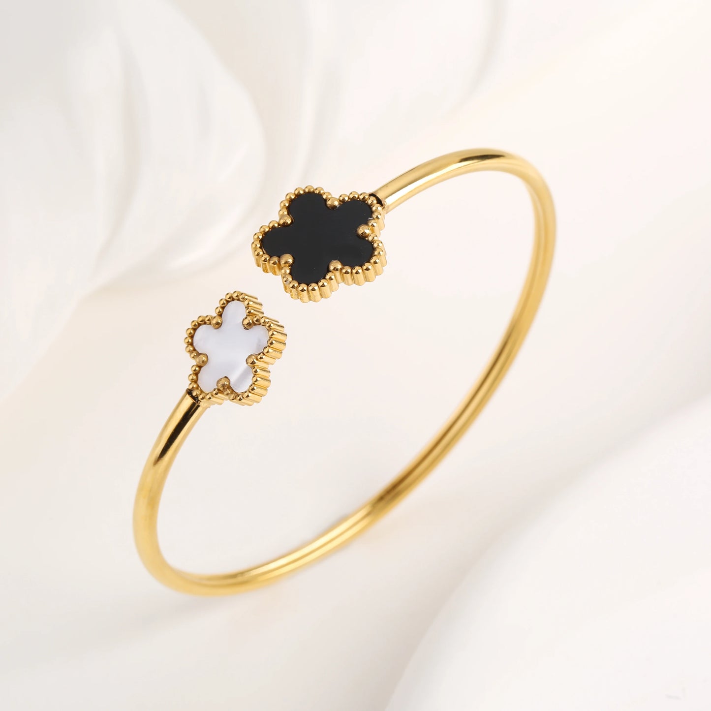 DL Botanical Five Leaf Flower Gold Plated Bracelets