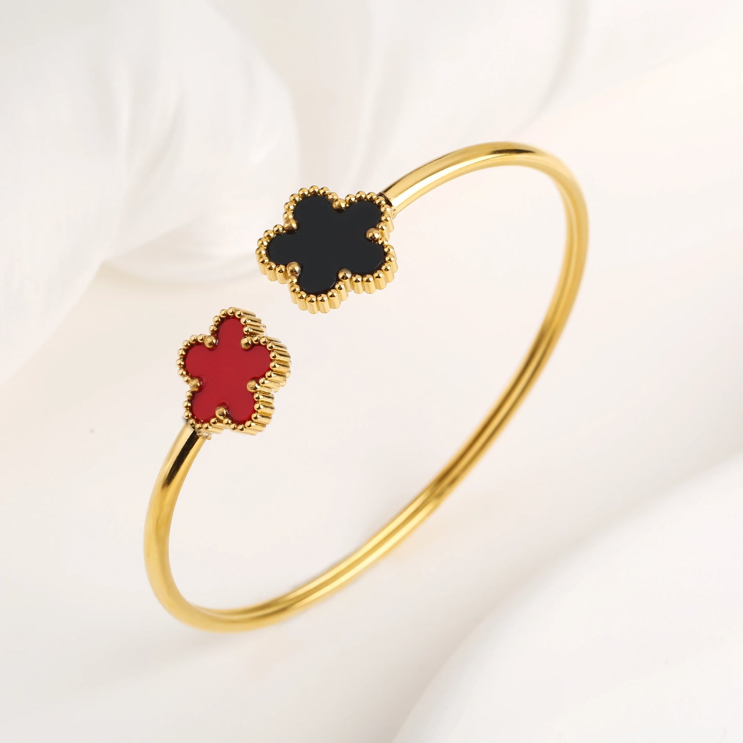 DL Botanical Five Leaf Flower Gold Plated Bracelets