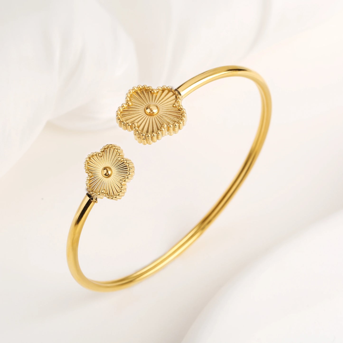 DL Botanical Five Leaf Flower Gold Plated Bracelets