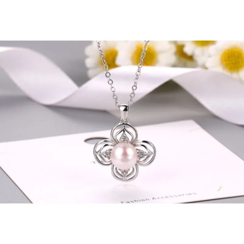 DL Zircon Flower Pendant Necklace