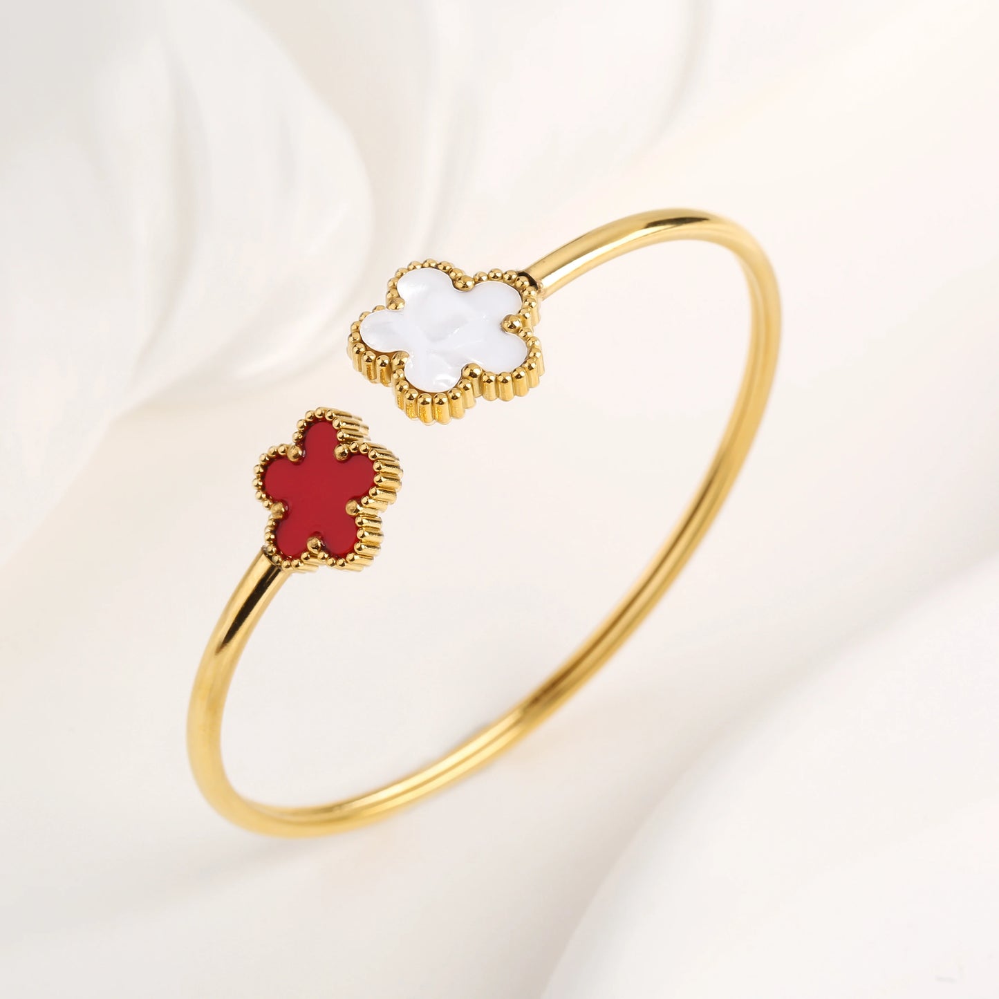 DL Botanical Five Leaf Flower Gold Plated Bracelets