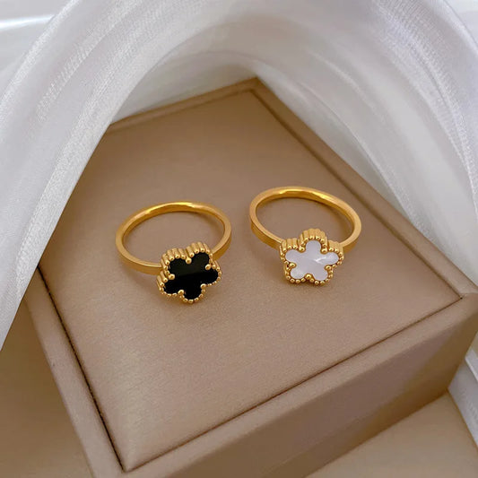 DL Five Leaf Petal Finger Rings