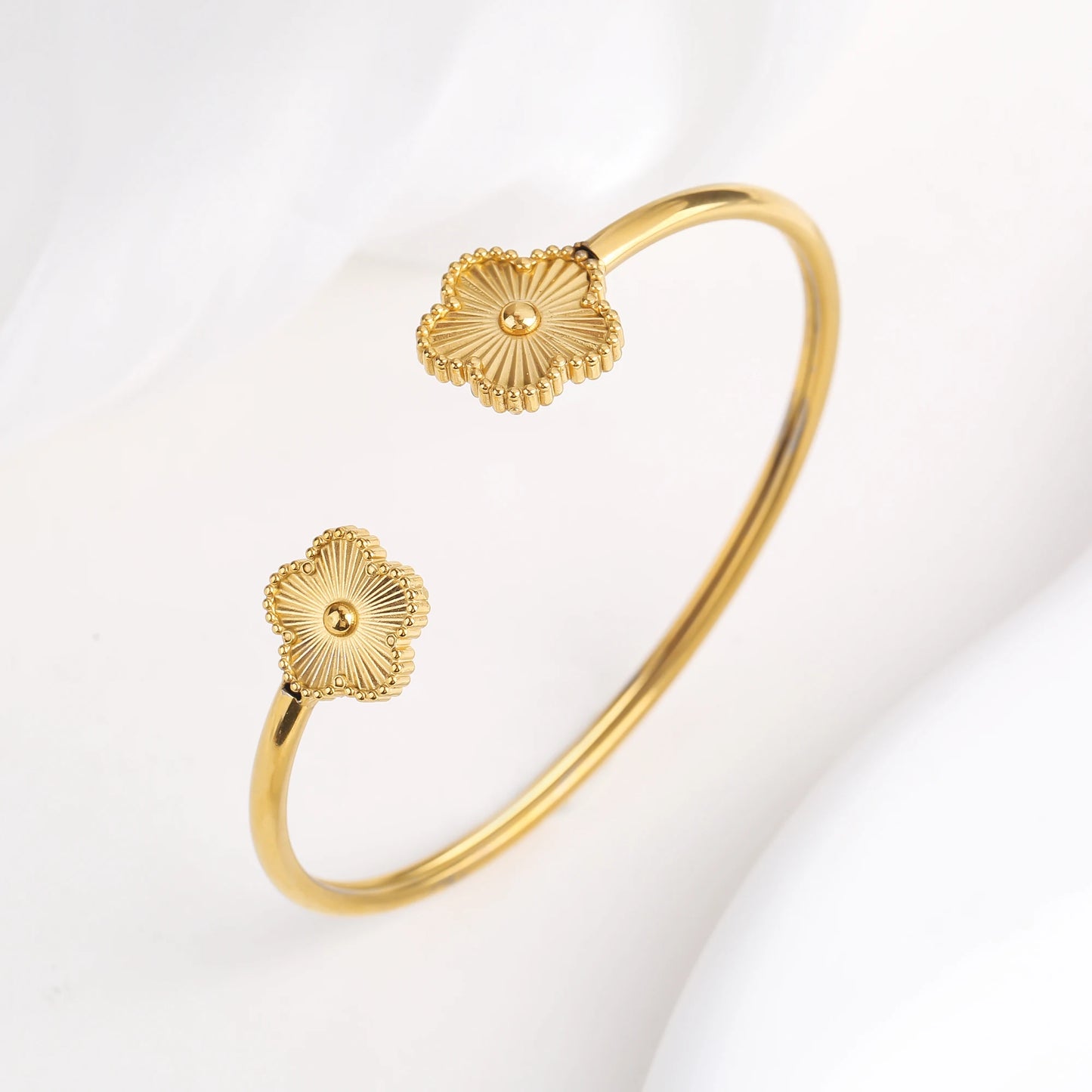 DL Botanical Five Leaf Flower Gold Plated Bracelets