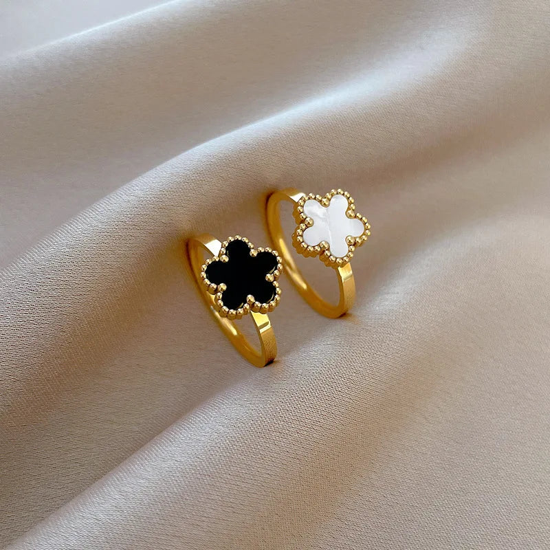 DL Five Leaf Petal Finger Rings